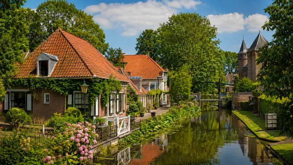 Haarzuilens Village